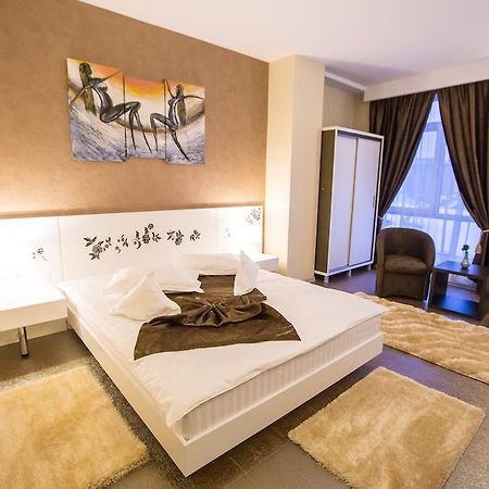 Hotel Meliss Craiova Oda fotoğraf