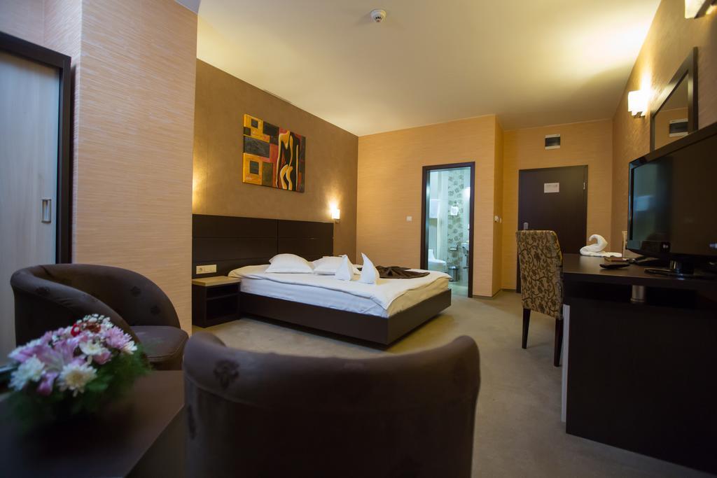 Hotel Meliss Craiova Oda fotoğraf