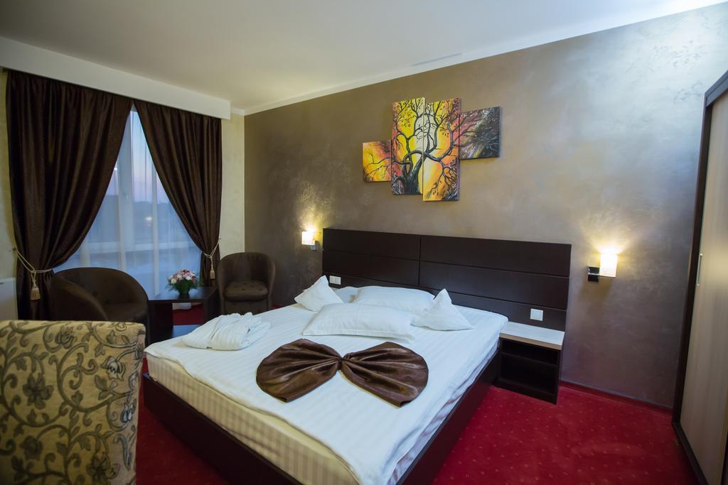 Hotel Meliss Craiova Oda fotoğraf
