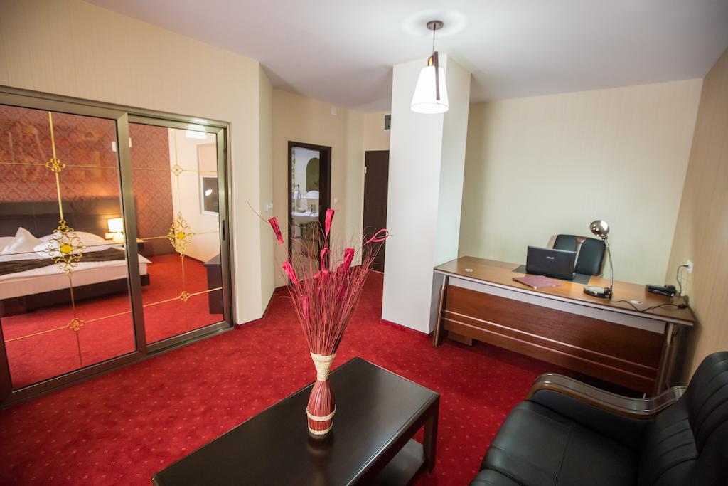 Hotel Meliss Craiova Oda fotoğraf